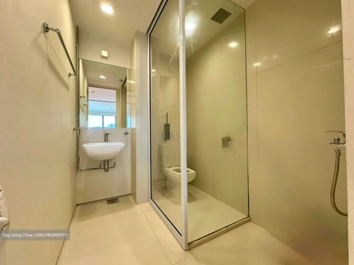 High Street Centre (D6), Apartment #558873691